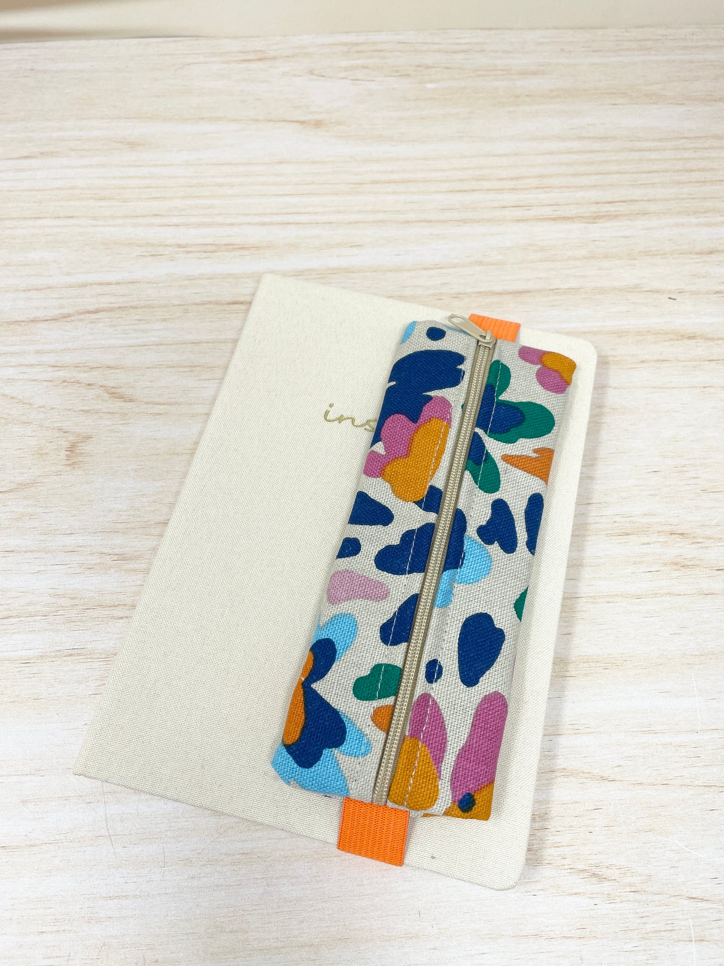Trousse élastique pour carnet