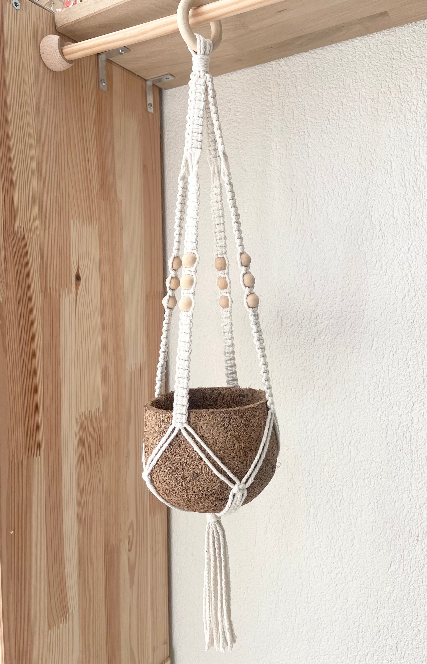Suspension en macramé - pot en fibre de coco