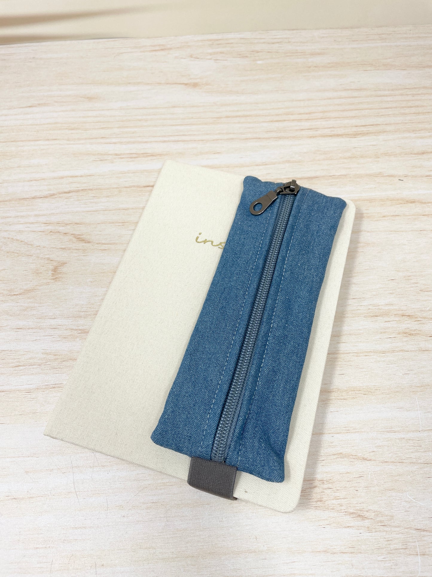 Trousse élastique pour carnet