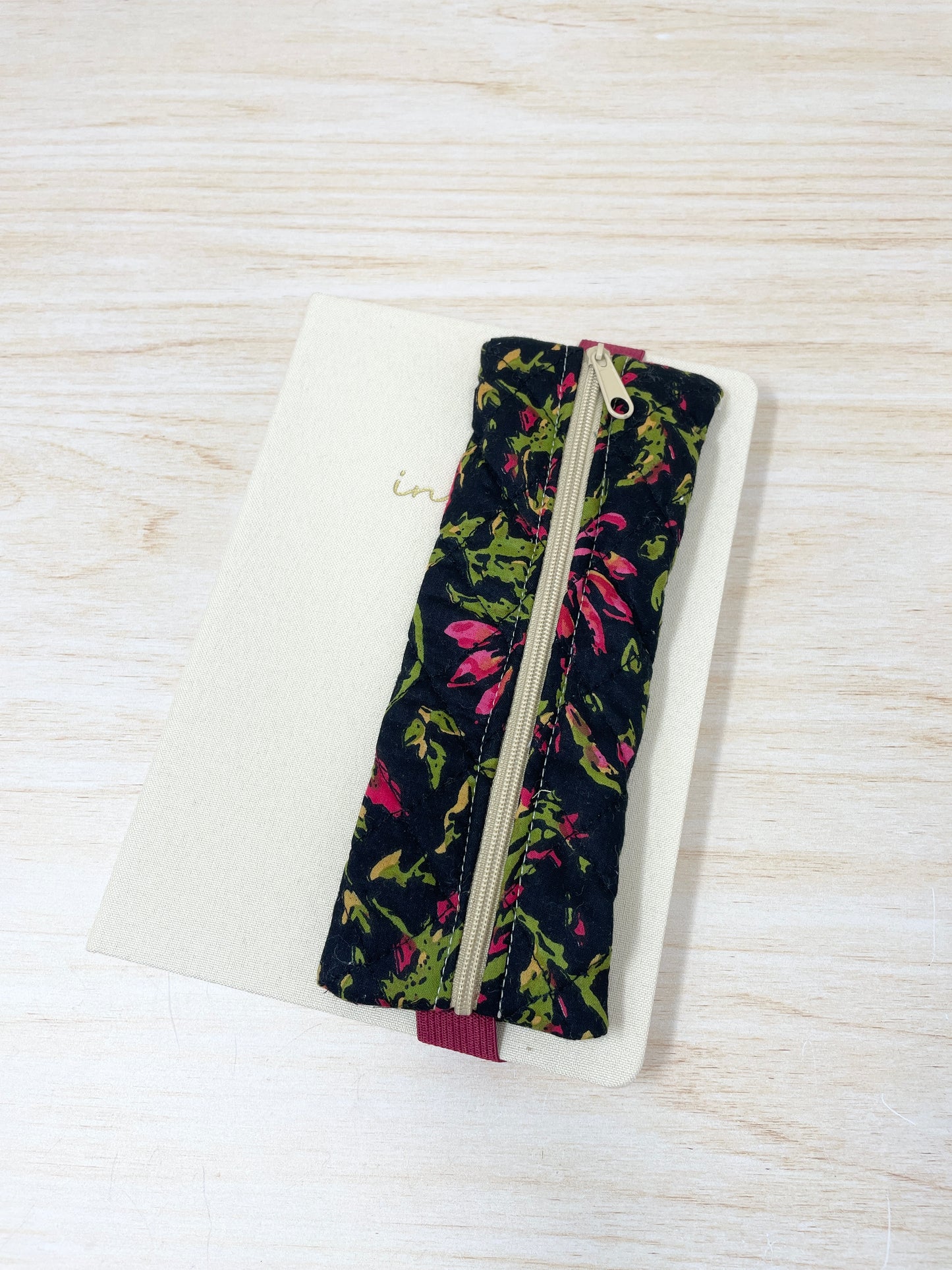 Trousse élastique pour carnet
