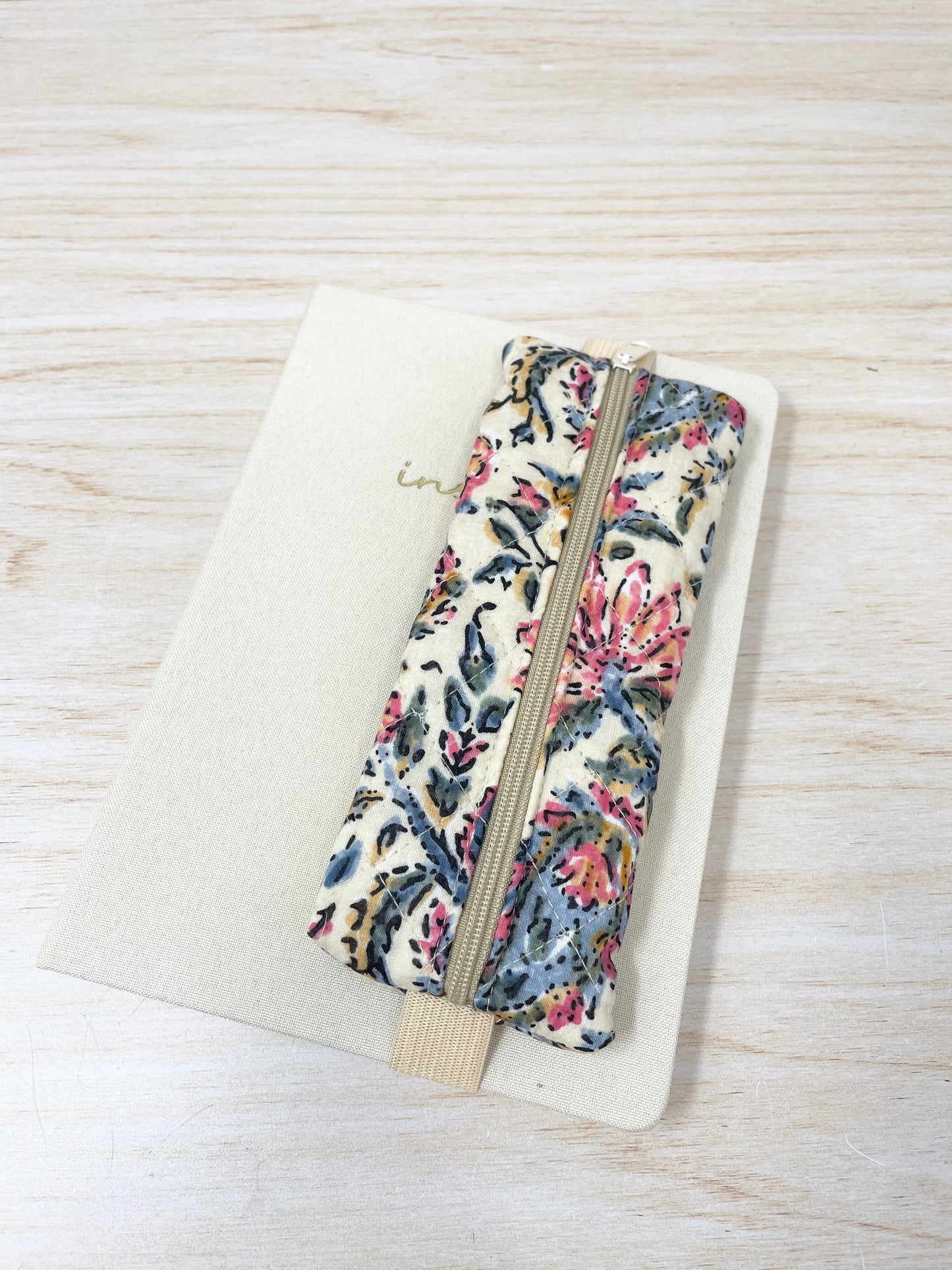 Trousse élastique pour carnet
