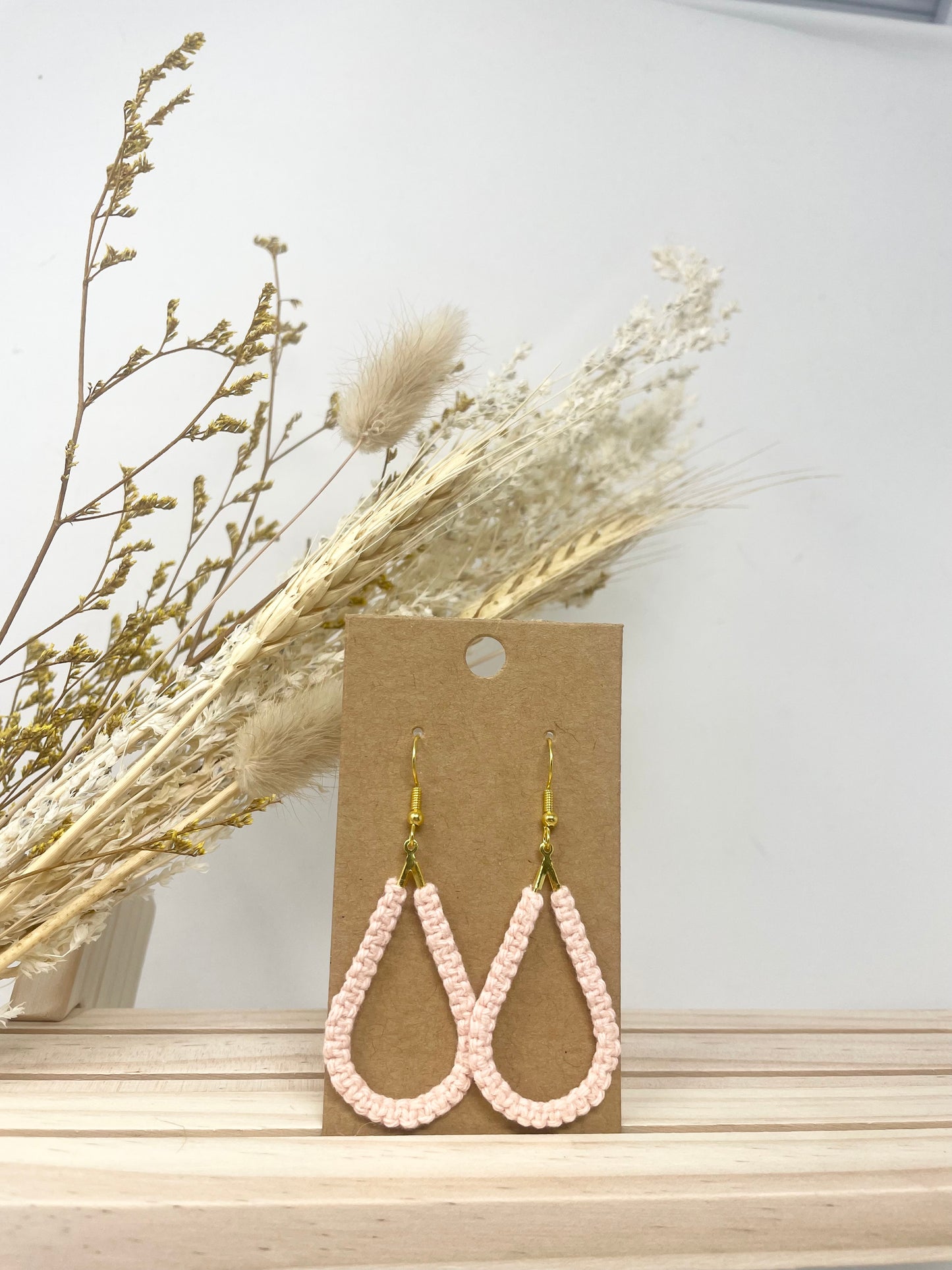 Boucles d’oreilles petites gouttes en macramé