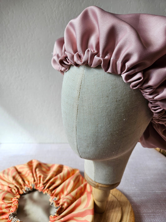 Bonnet de soin en satin de coton – nuit & routine capillaire