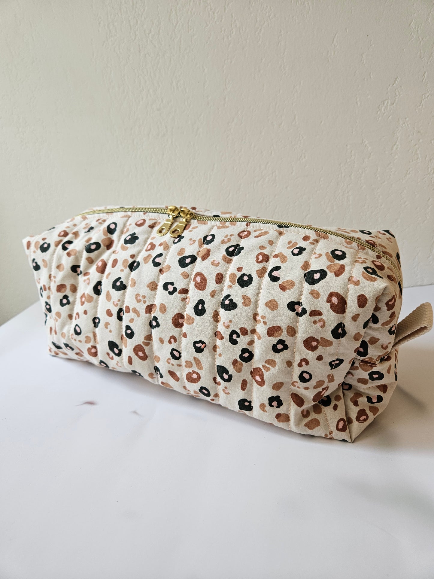 Pochette de rangement Dyson Airwrap fait main tissu léopard écru – Atelier J