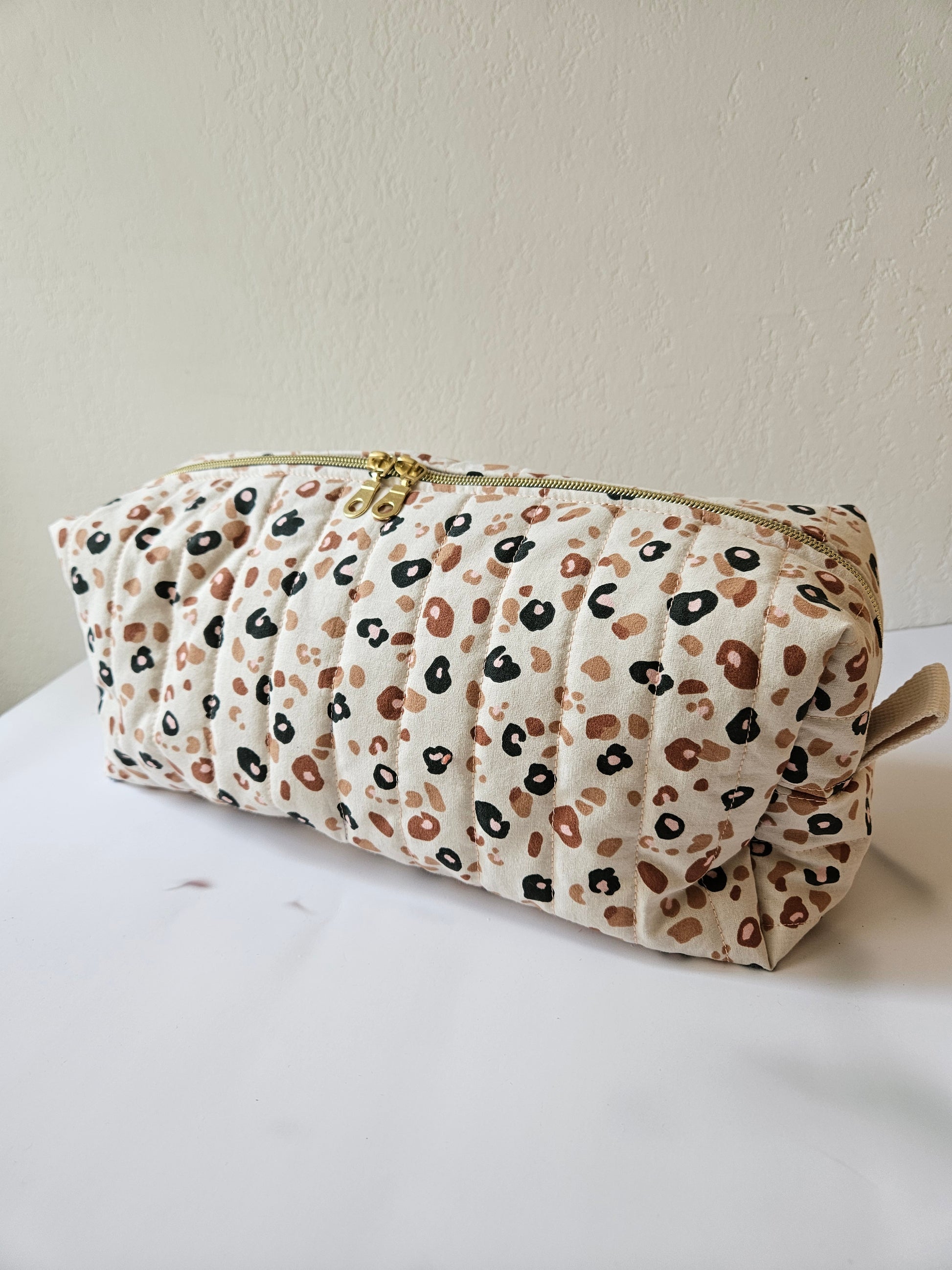 Pochette de rangement Dyson Airwrap fait main tissu léopard écru – Atelier J