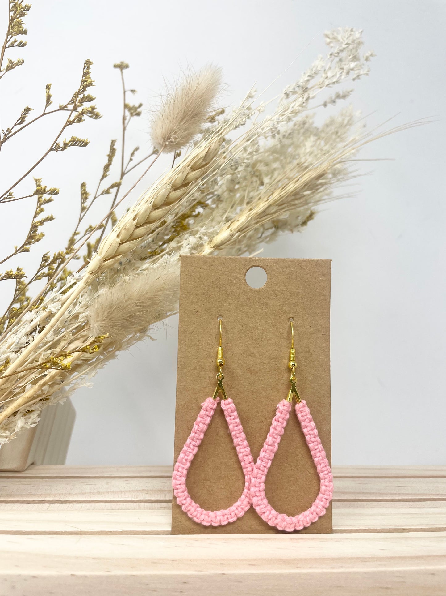 Boucles d’oreilles petites gouttes en macramé