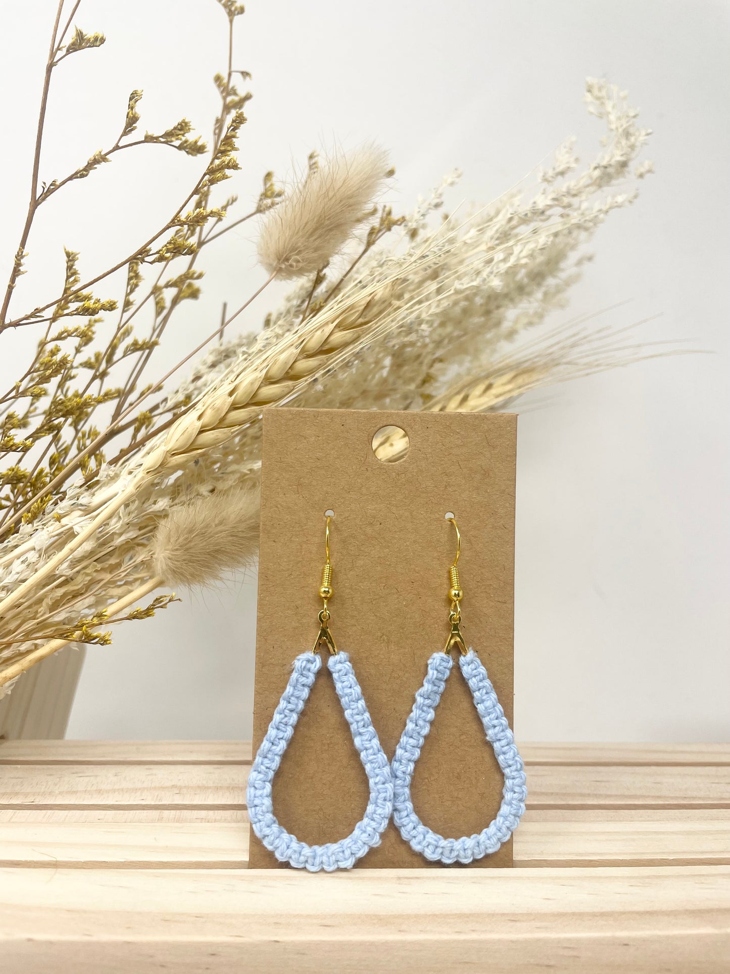 Boucles d’oreilles petites gouttes en macramé