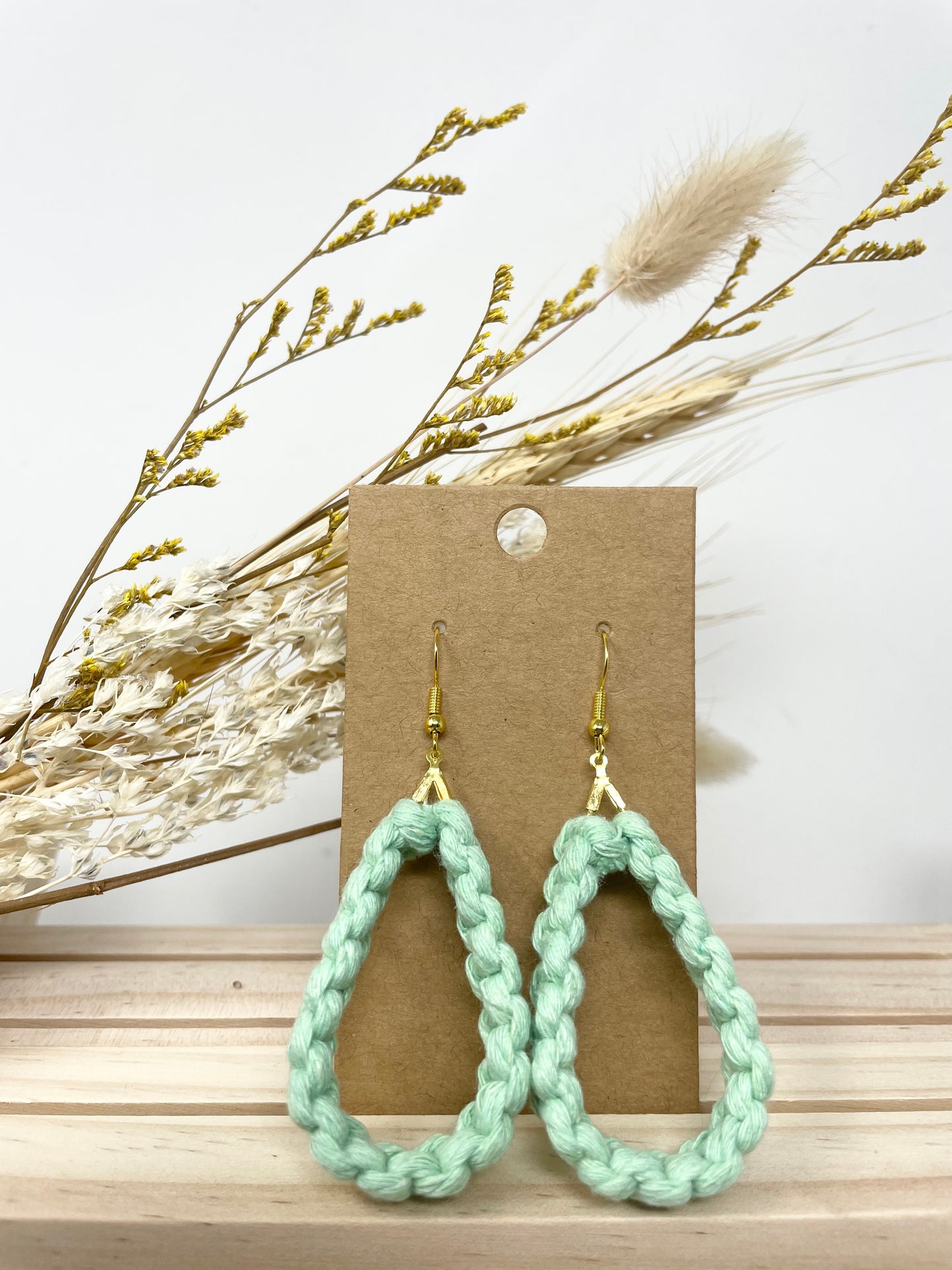 Boucles d’oreilles grandes gouttes en macramé