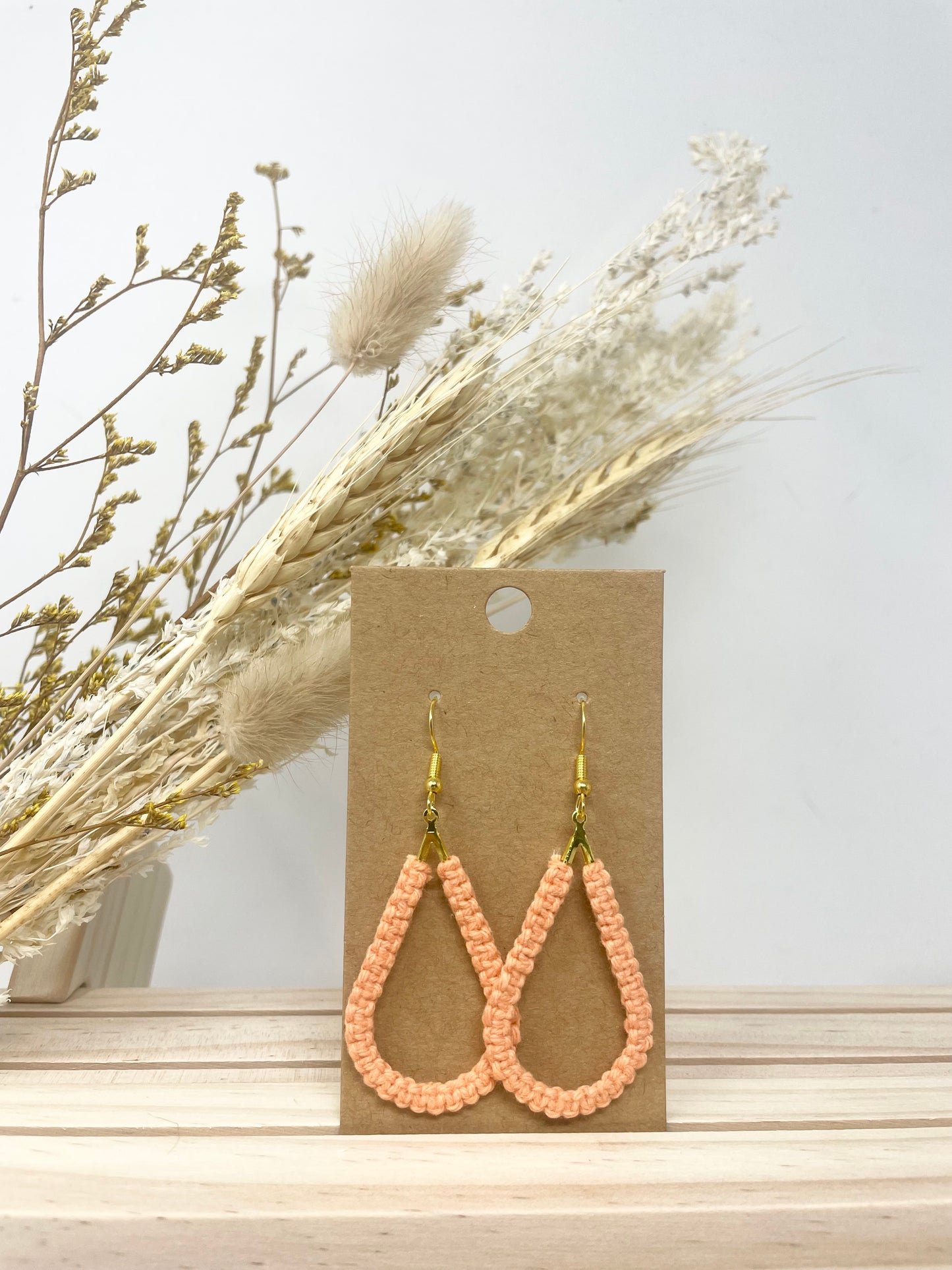 Boucles d’oreilles petites gouttes en macramé