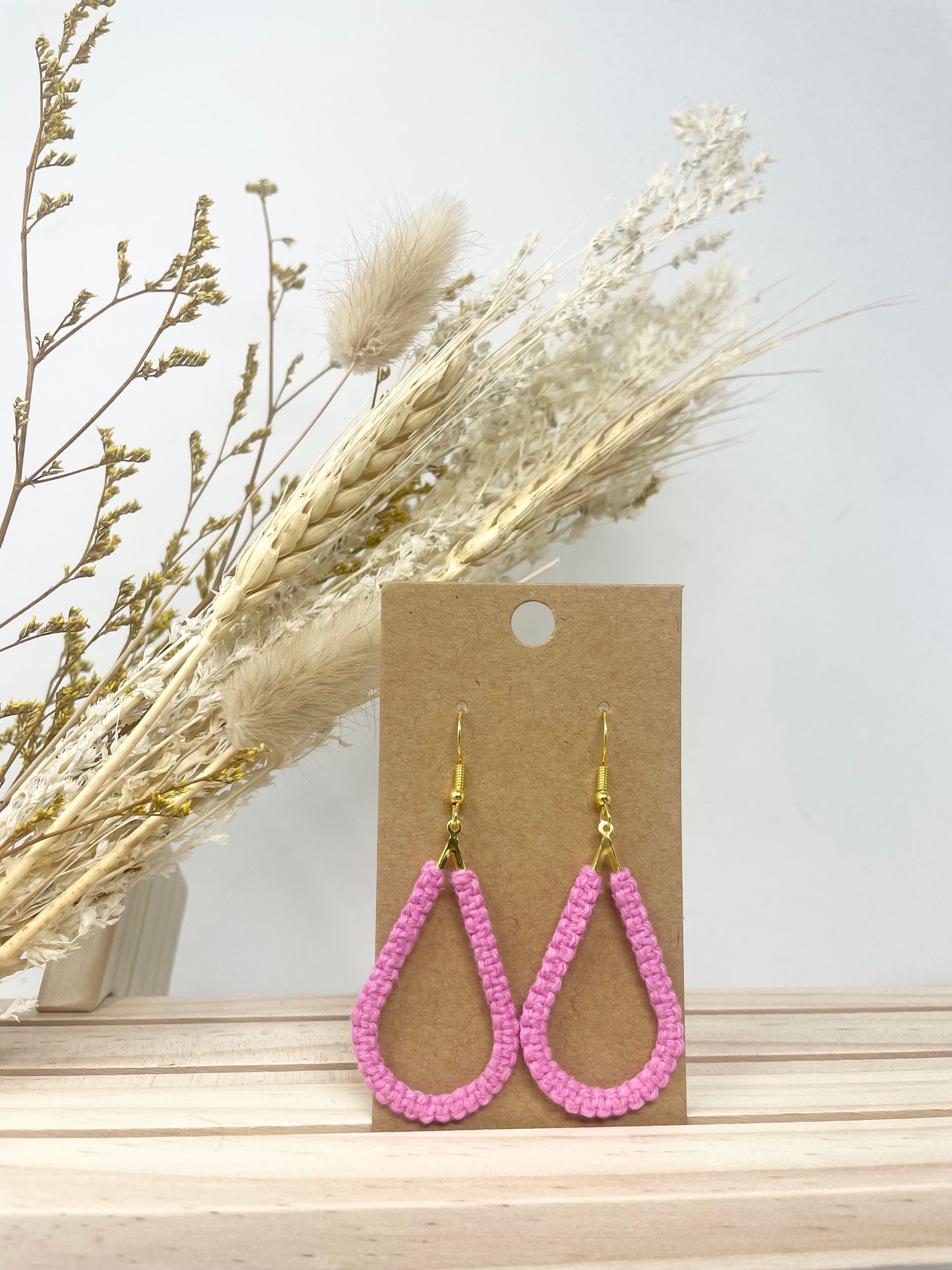 Boucles d’oreilles petites gouttes en macramé