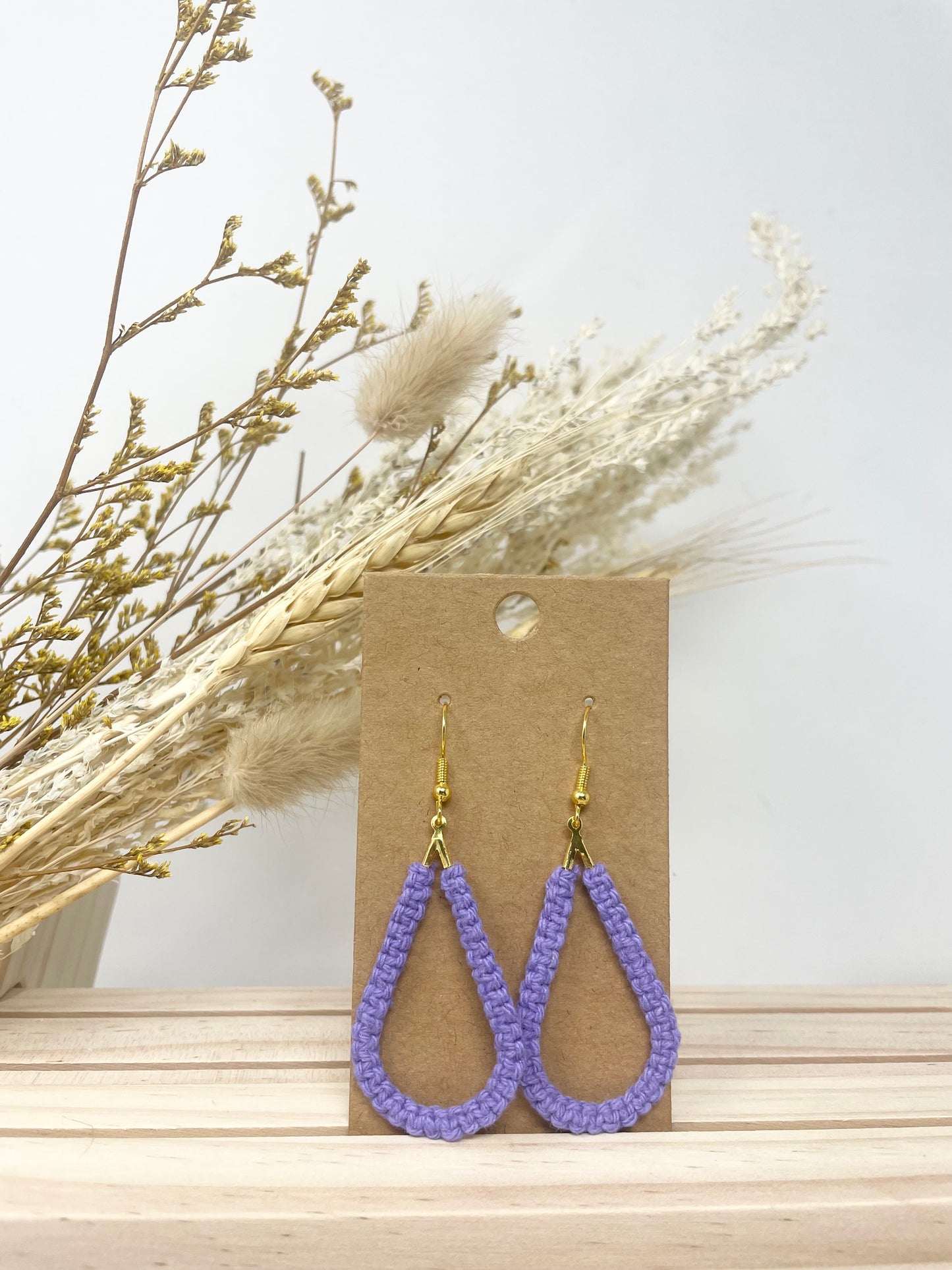 Boucles d’oreilles petites gouttes en macramé