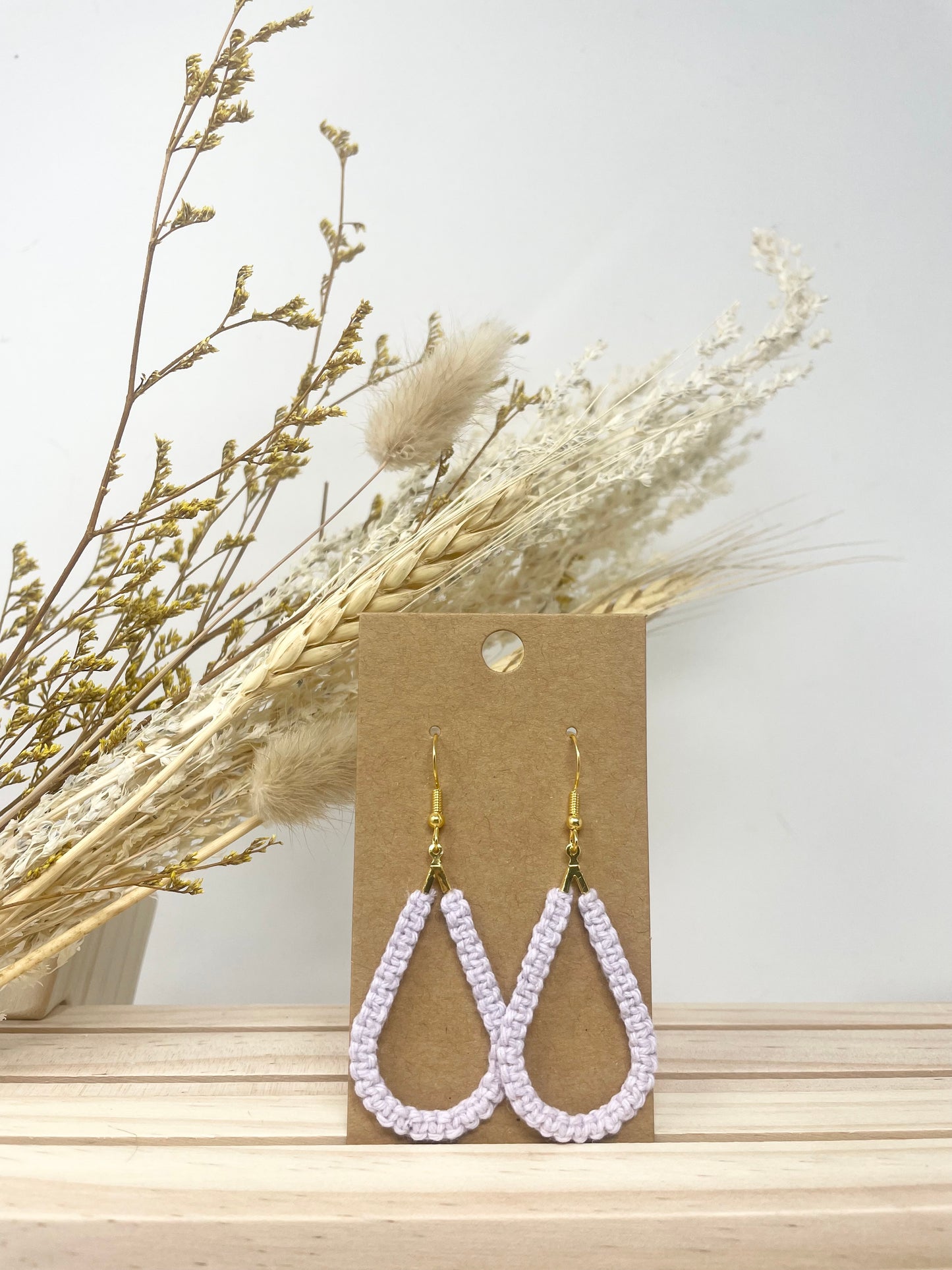 Boucles d’oreilles petites gouttes en macramé